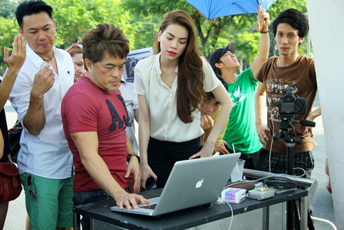 Hồ Ngọc Hà xinh tươi dưới nắng - 17