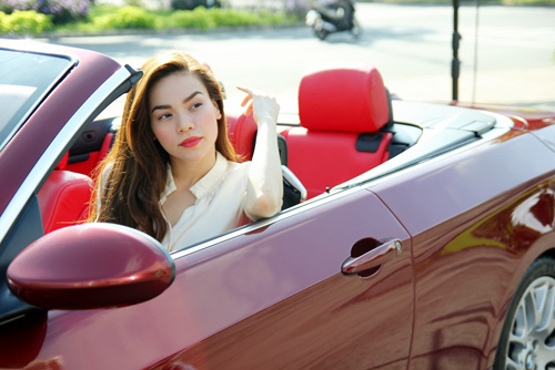 Hồ Ngọc Hà xinh tươi dưới nắng - 11