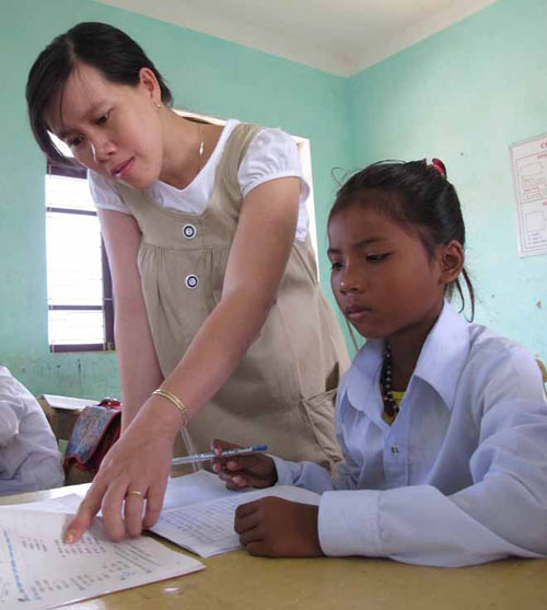 Đến trường từ “thung lũng da cam” - 6