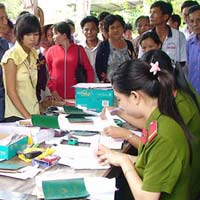 Tin tức trong ngày - “Quyết” đưa tên cha mẹ vào CMND