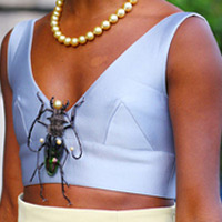 Bí quyết mặc đẹp - Khám phá vẻ đẹp "xì tin" của kẹp cài áo