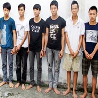 Pháp luật - Đem người yêu cho 8 bạn nhậu hiếp tập thể