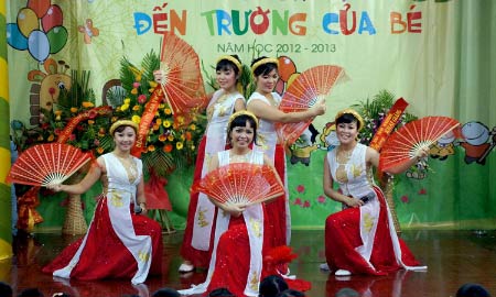 Khoảnh khắc của bé ngày tựu trường - 10