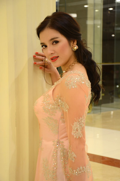 Bị "hạ bệ", Lý Nhã Kỳ bức xúc - 4