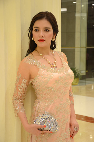 Bị "hạ bệ", Lý Nhã Kỳ bức xúc - 3