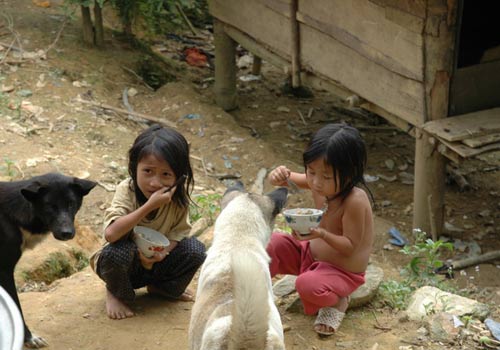 Nhọc nhằn kiếm chữ vùng biên - 2