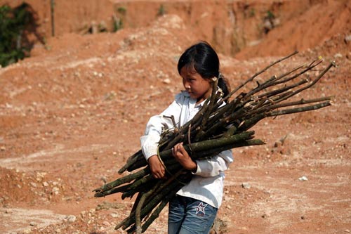 Nhọc nhằn kiếm chữ vùng biên - 4