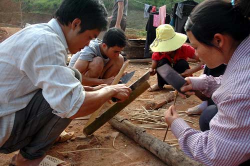 Nhọc nhằn kiếm chữ vùng biên - 6