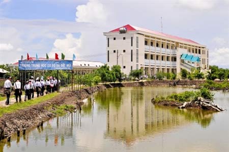 Vượt sông nước đến trường - 3