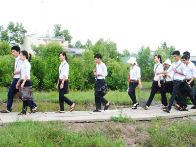 Vượt sông nước đến trường - 5