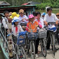 Giáo dục - du học - Vượt sông nước đến trường