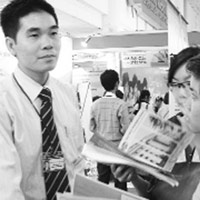 Giáo dục - du học - Sinh viên tìm việc làm: Khó vượt rào cản