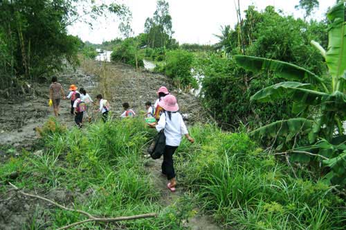 Xắn quần dạy - học ở Trắp Khỉ - 2