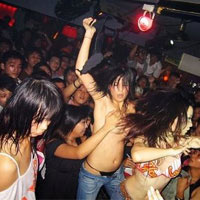 Bạn trẻ - Cuộc sống - Cậu ấm với thú chơi không đẹp