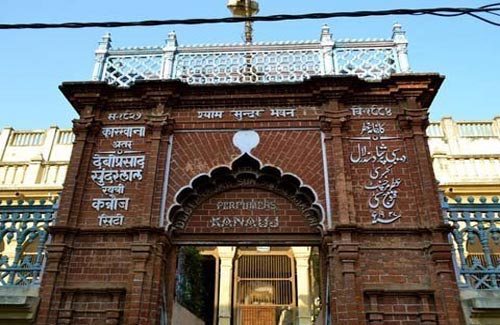 Đột nhập xưởng chế nước hoa tại Ấn Độ - 2