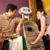 Bạn trẻ - Cuộc sống - Chính đàn ông làm hư phụ nữ!