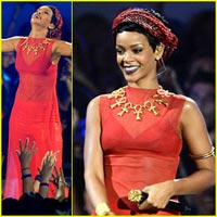 Ca nhạc - MTV - Rihanna mặc áo dài xuyên thấu nhảy sexy