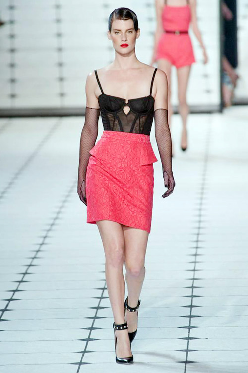 Xuyên thấu đầy nghệ thuật như Jason Wu - 8