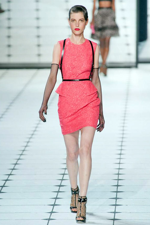 Xuyên thấu đầy nghệ thuật như Jason Wu - 10