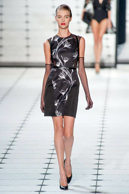 Xuyên thấu đầy nghệ thuật như Jason Wu - 2