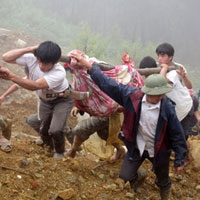 Tin tức trong ngày - Tìm thấy thi thể nạn nhân thứ 16 vụ lở núi