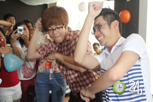 Hoàng tử The Voice làm say đắm fans nữ - 8