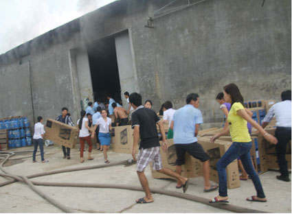 Siêu thị điện máy lớn nhất Nghệ An lại cháy - 2