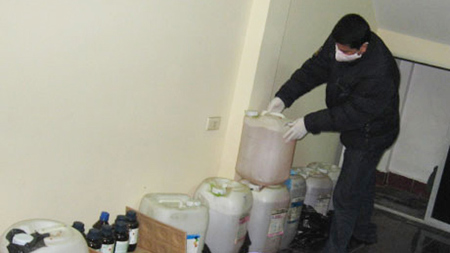 Bí ẩn ngôi nhà “bốc mùi” trong ngõ - 2