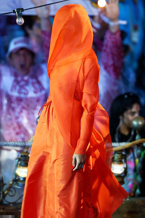 Rihanna nhận catse chỉ 32 nghìn đồng - 12