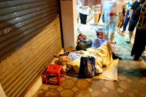 Đẩy bố ốm ra vỉa hè: Con ruột lên tiếng - 2