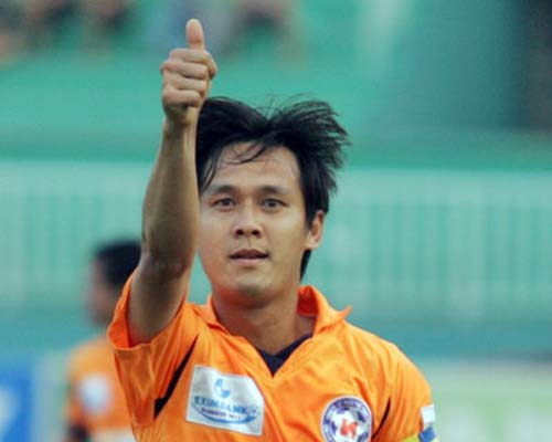 Minh Phương giành giải Cầu thủ xuất sắc nhất V-League 2012 - 1