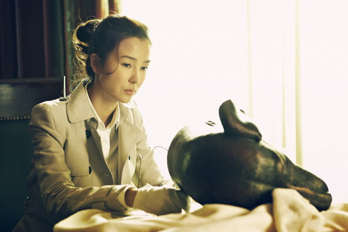 Lộ diện mỹ nhân mới của Thành Long - 3