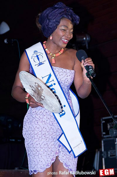 Hương Thảo đoạt giải Hoa hậu cộng đồng - 2