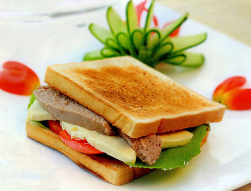 Bữa sáng với sandwich pa-tê gan ngỗng - 1