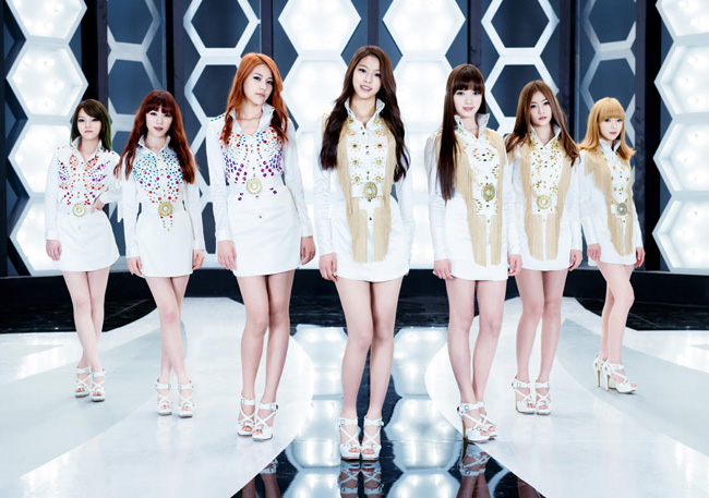 Nhóm gồm 8 thành viên nữ, single đầu tay Angels’ Story.
