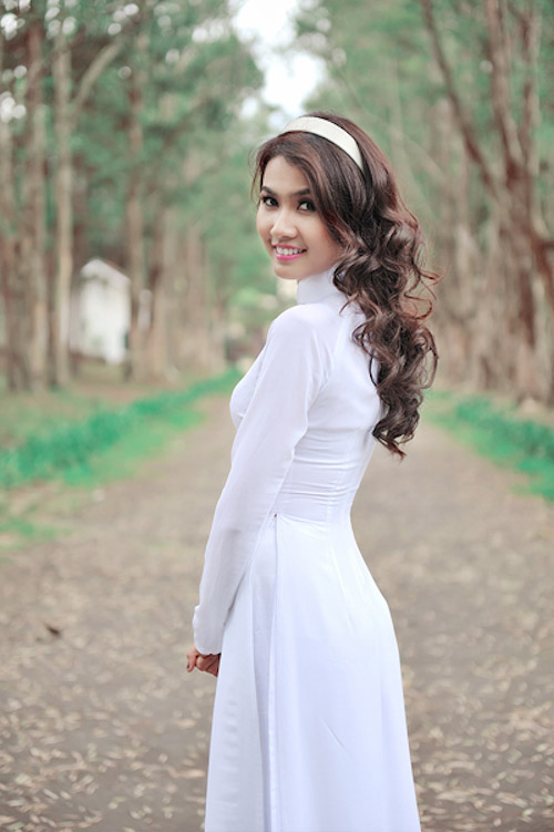 Mỹ nhân Việt: Cẩn thận kẻo vẹo cổ! - 6