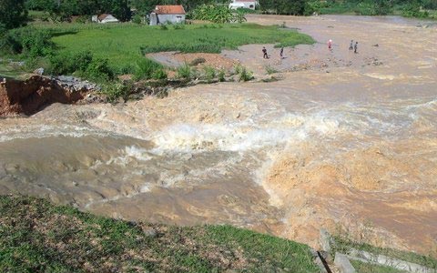 Nghệ An vỡ đập thủy lợi - 4