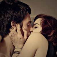 Bạn trẻ - Cuộc sống - Vắng chồng, tìm "vui" bên đồng nghiệp