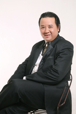 Mr. Đàm bình thản đưa học trò đi hát - 5