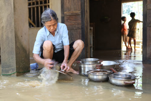 Vỡ đê ở Thanh Hóa: Lũ cuốn sạch rồi! - 4