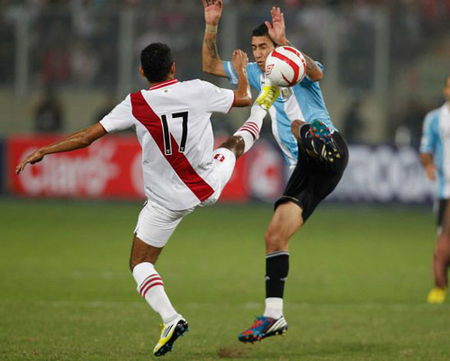 Argentina: Nỗi cô đơn của Messi - 2