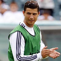 Bóng đá - CR7 "vui" trở lại cùng Real