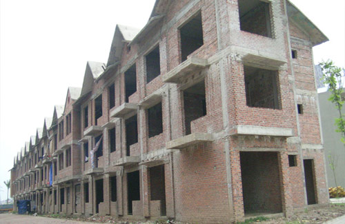 Thừa nhà, dân vẫn không mua nổi - 1