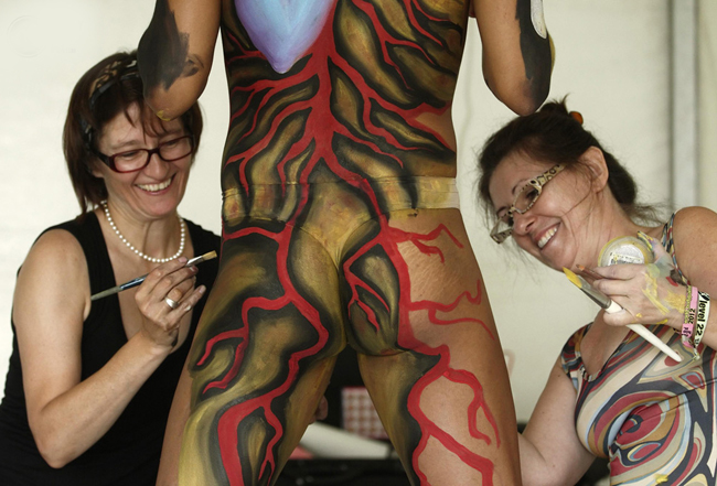 Một mẫu vẽ ấn tượng tham dự World Body  Painting Festival 2012