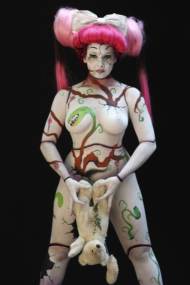 Một trong những mẫu body painting ấn tượng tại lễ hội