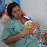 Sức khỏe đời sống - Cứu sống bé sơ sinh nặng 600 g