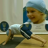 Phi thường - kỳ quặc - 7 tuổi lập kỷ lục 4000 lần chống đẩy