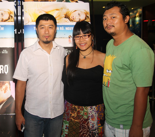 Vương Thu Phương rạng rỡ đi xem phim - 8