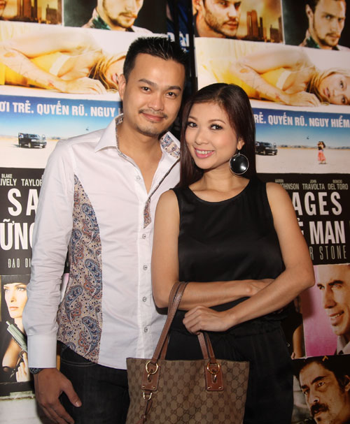 Vương Thu Phương rạng rỡ đi xem phim - 10