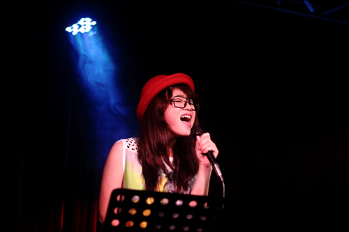Bùi Anh Tuấn ngọt ngào bên Thái Trinh - 7